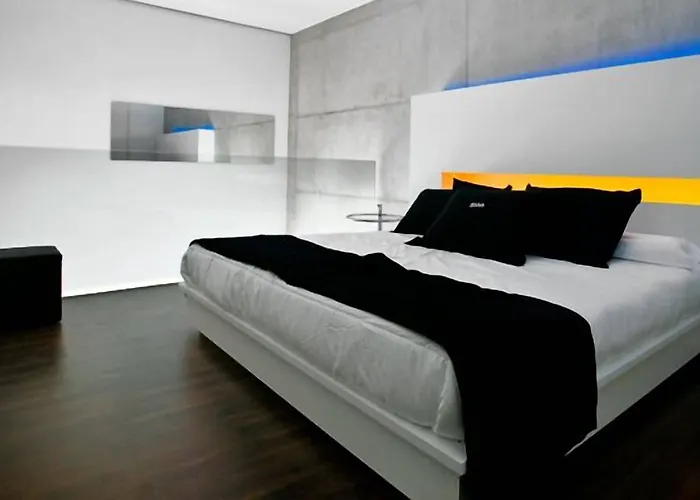 Hotel Shhh 4*