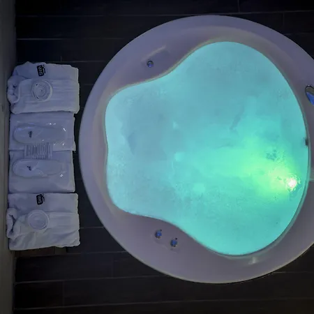 Shhh מלון אונדה